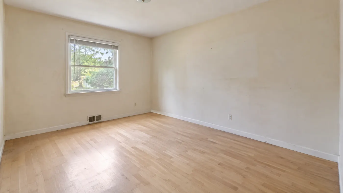 Scandinavian bedroom — before